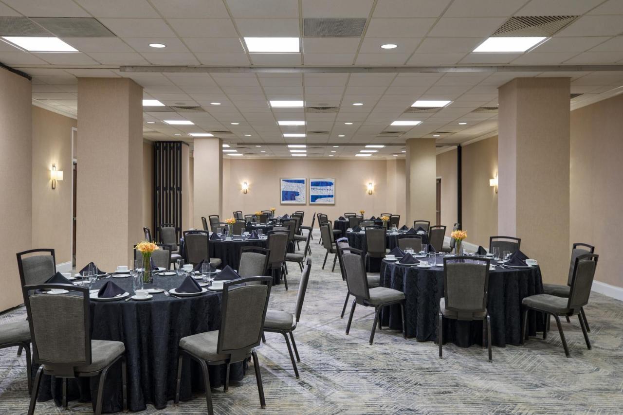 Отель Washington Marriott Georgetown Экстерьер фото