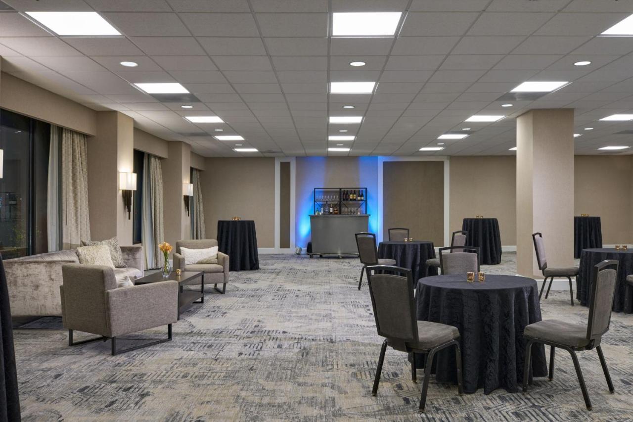 Отель Washington Marriott Georgetown Экстерьер фото