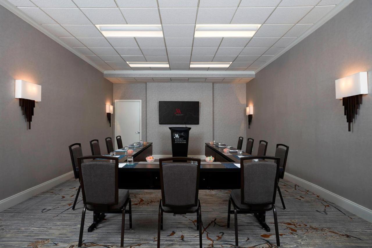 Отель Washington Marriott Georgetown Экстерьер фото